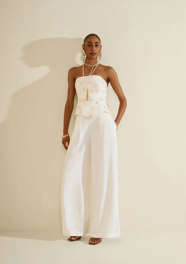Corset bordado e calça branca — look completo